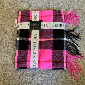 NWT- Victoria’s Secret Pink Plaid Scarf